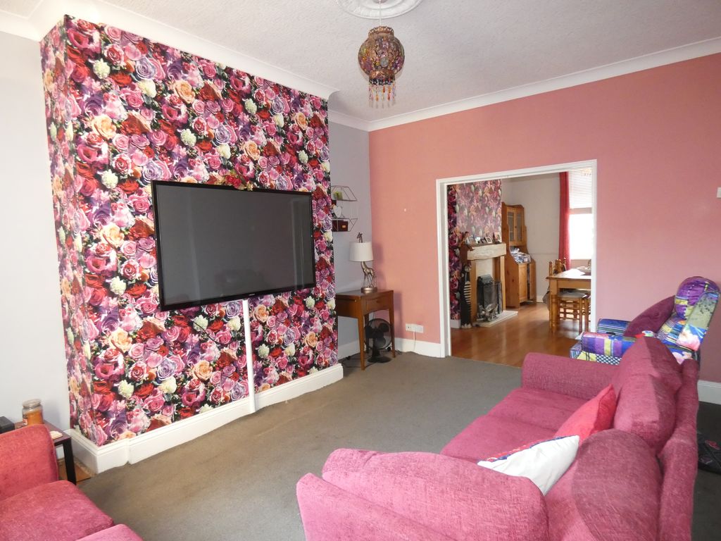 Lounge/Dining Room- click for photo gallery